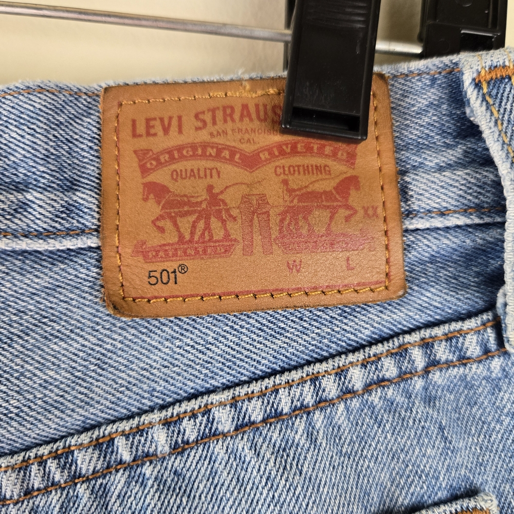 Levi's 501 Original Denim Cutoff Blue Distressed Shorts Raw Hem Buttons Size 31 - Picture 2 of 6